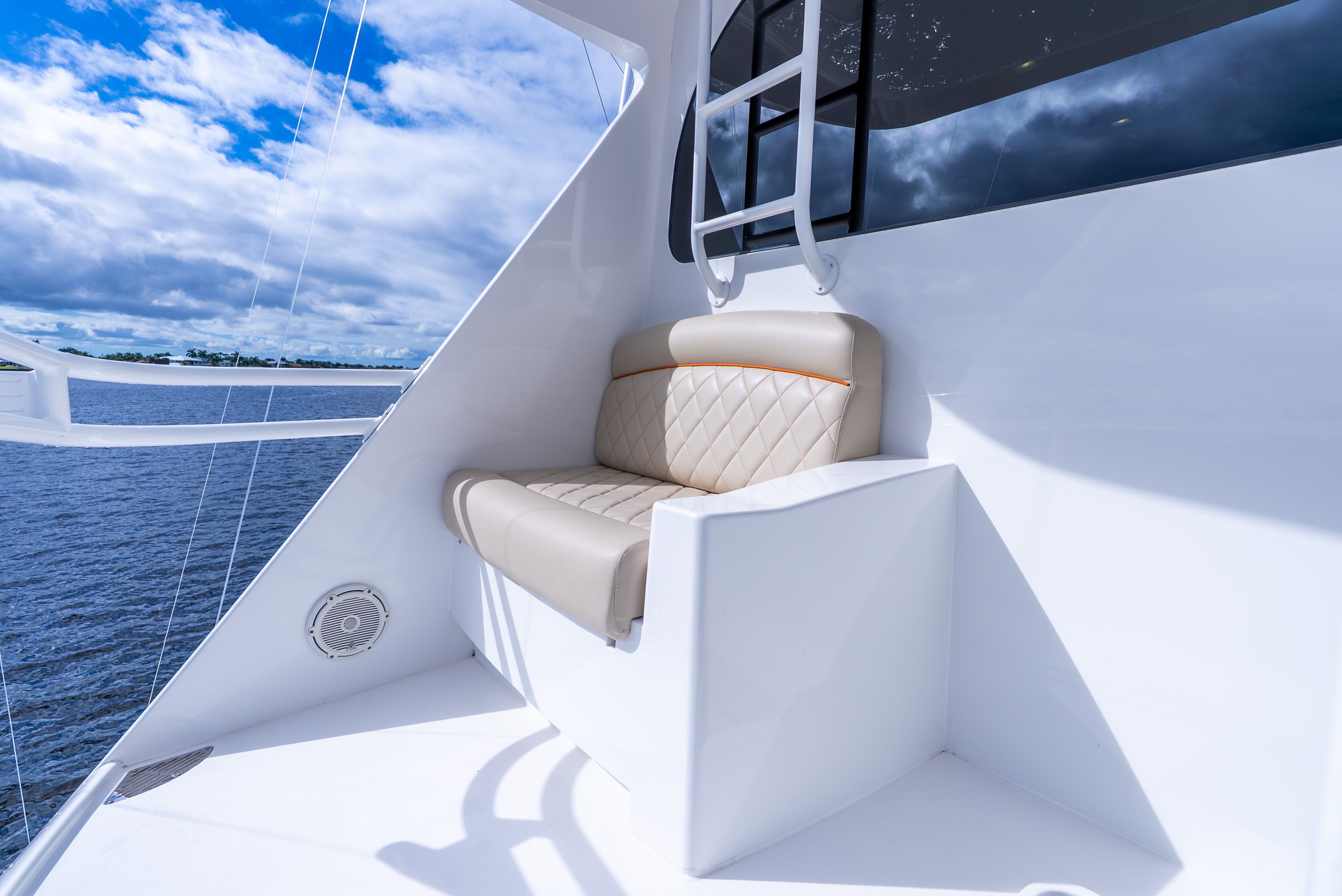 Flybridge aft facing seat
