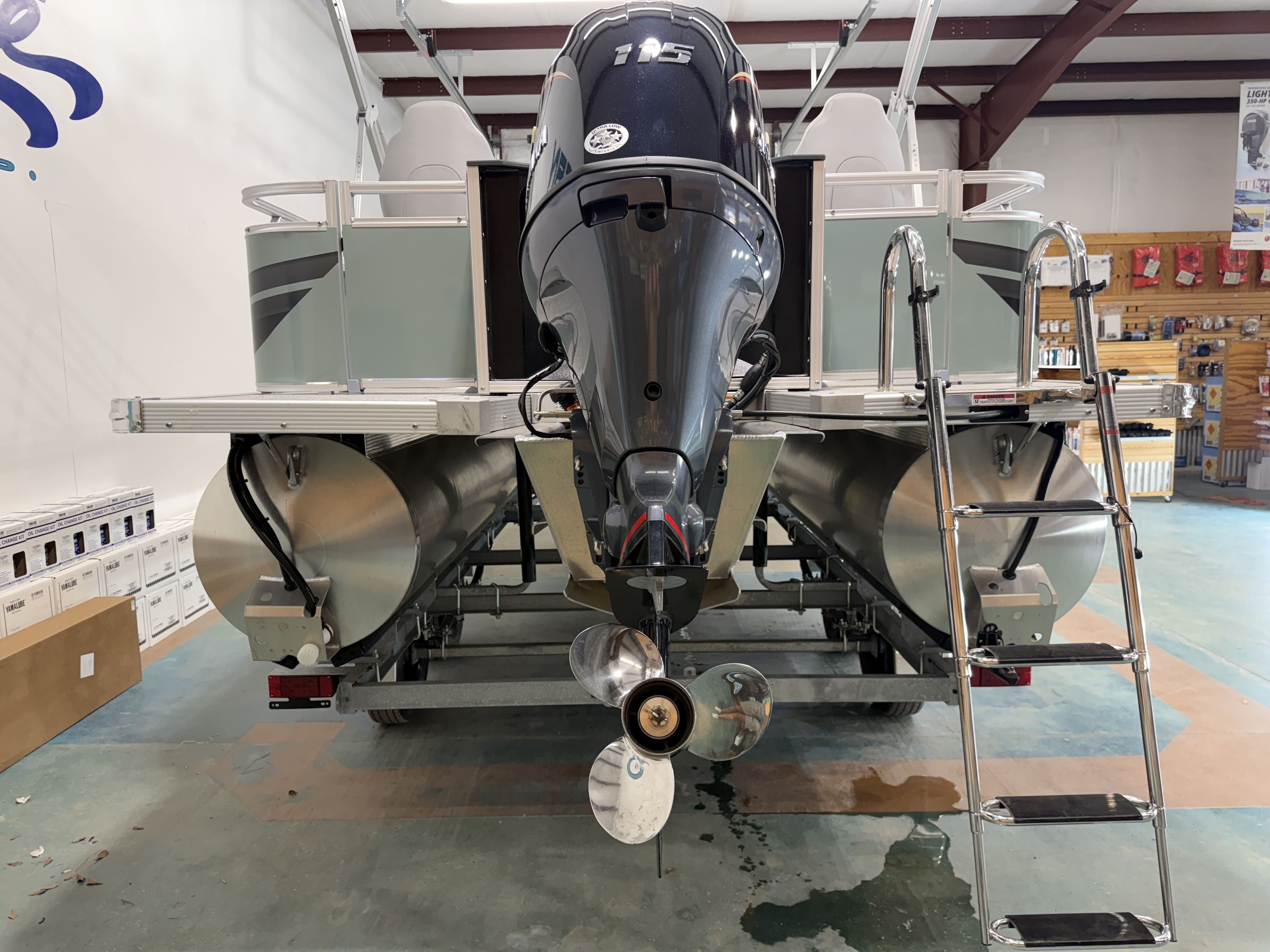 2026 Avalon Venture 85 Rear Fish - 21' - 3