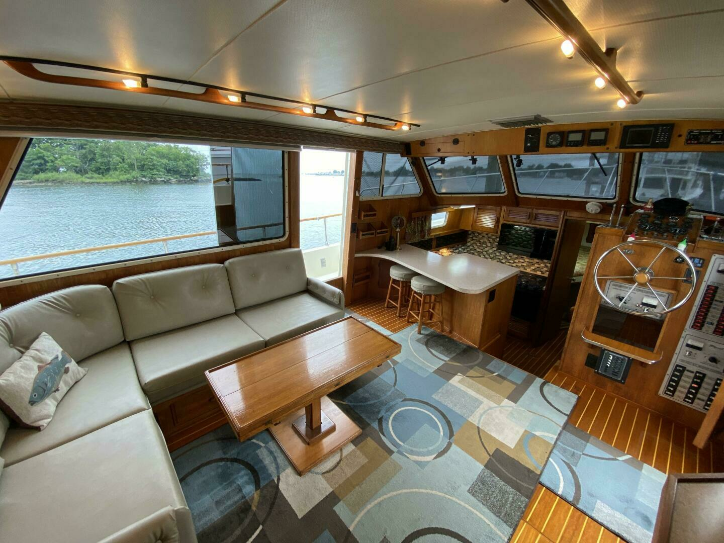 1983 Tollycraft Aft Cabin - Image 23