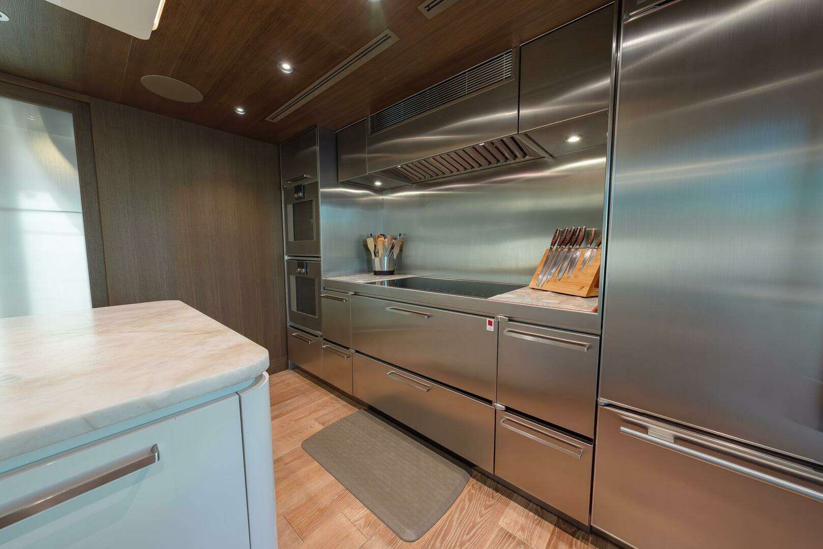 2018 Westport Raised Pilothouse - Image 11