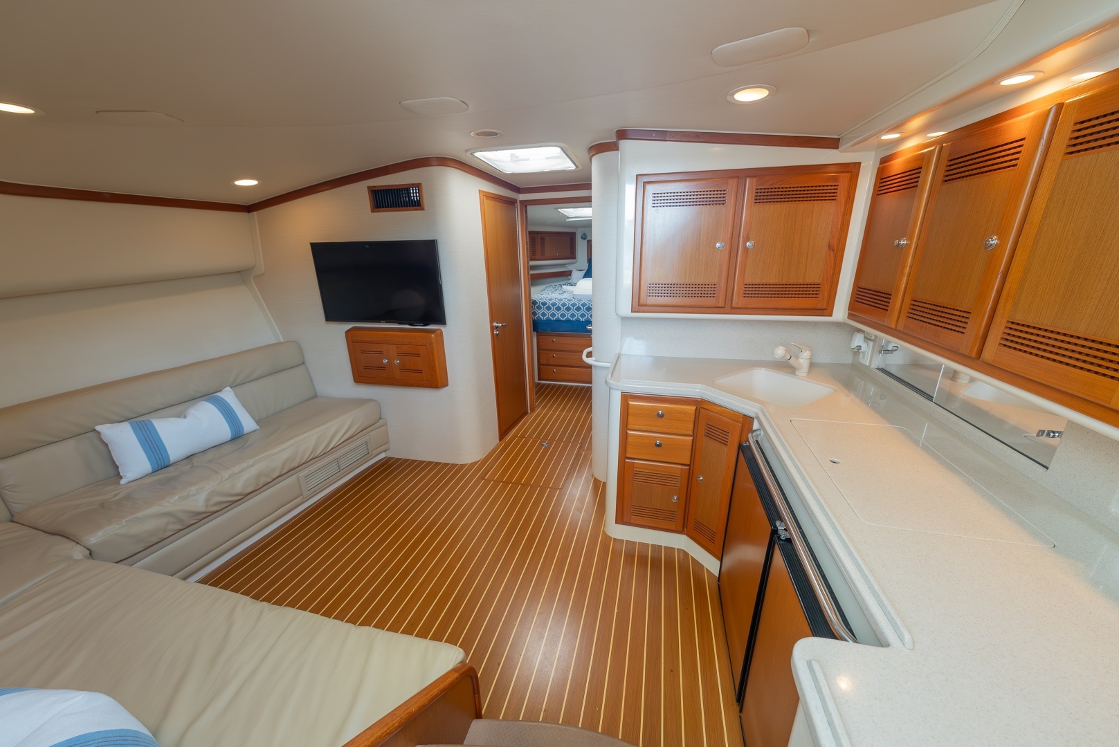 2002 Cabo 45 Express - Image 44