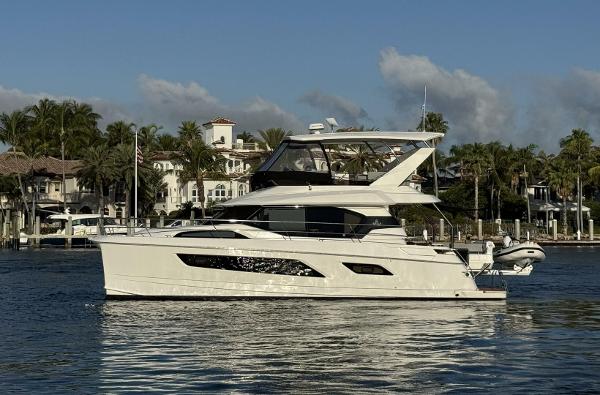 2022 Aquila 44 Yacht