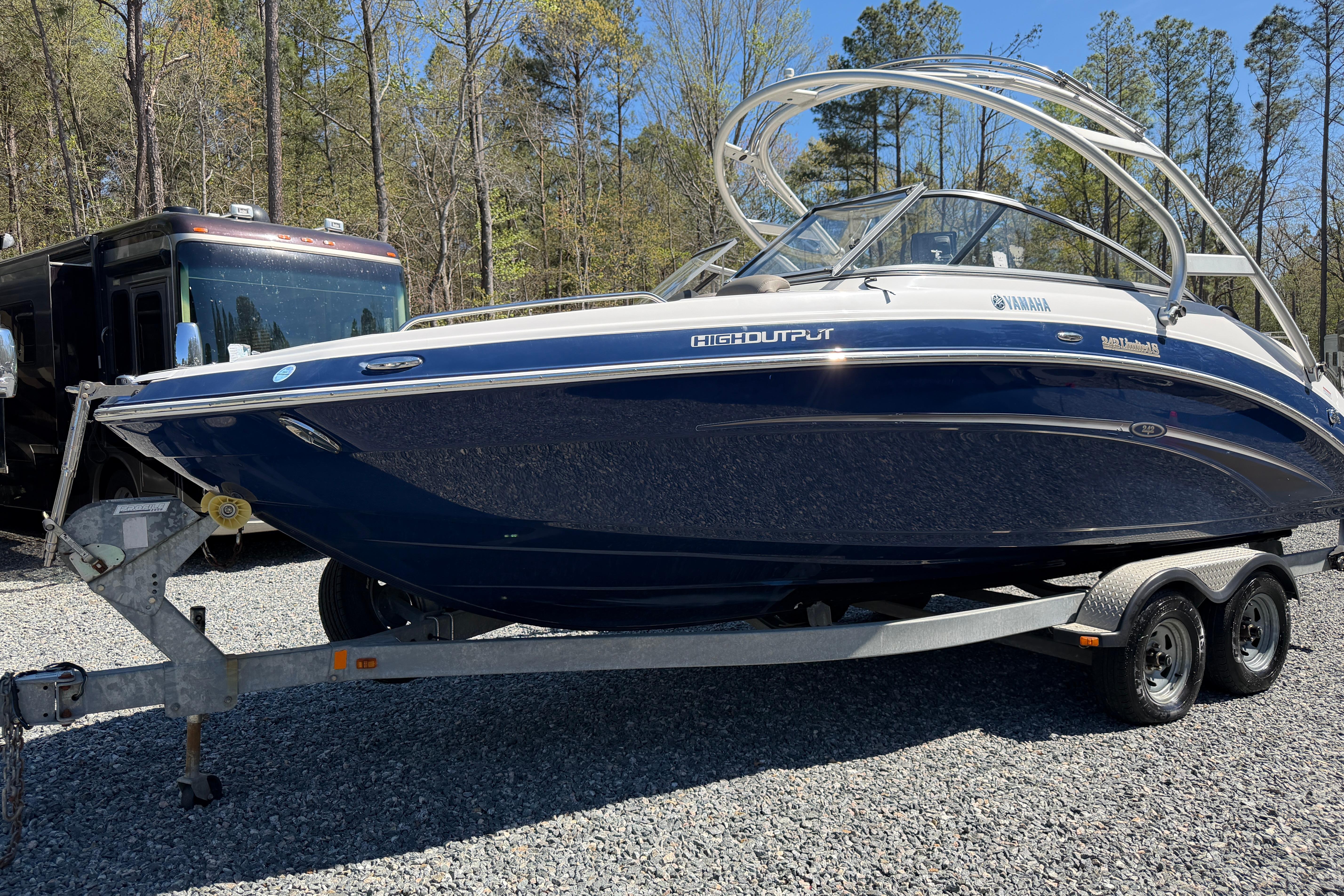 2014 Yamaha Boats 242 Limited S