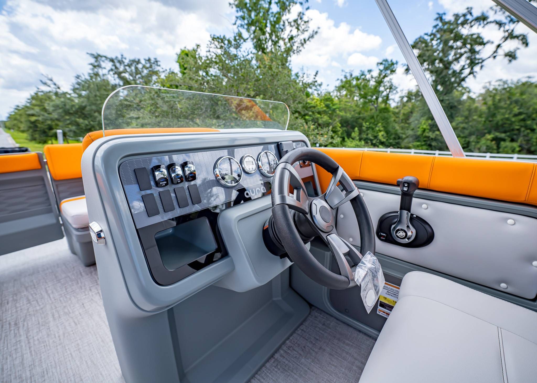 2025 Tahoe Pontoon Aura Quad Lounge - 13