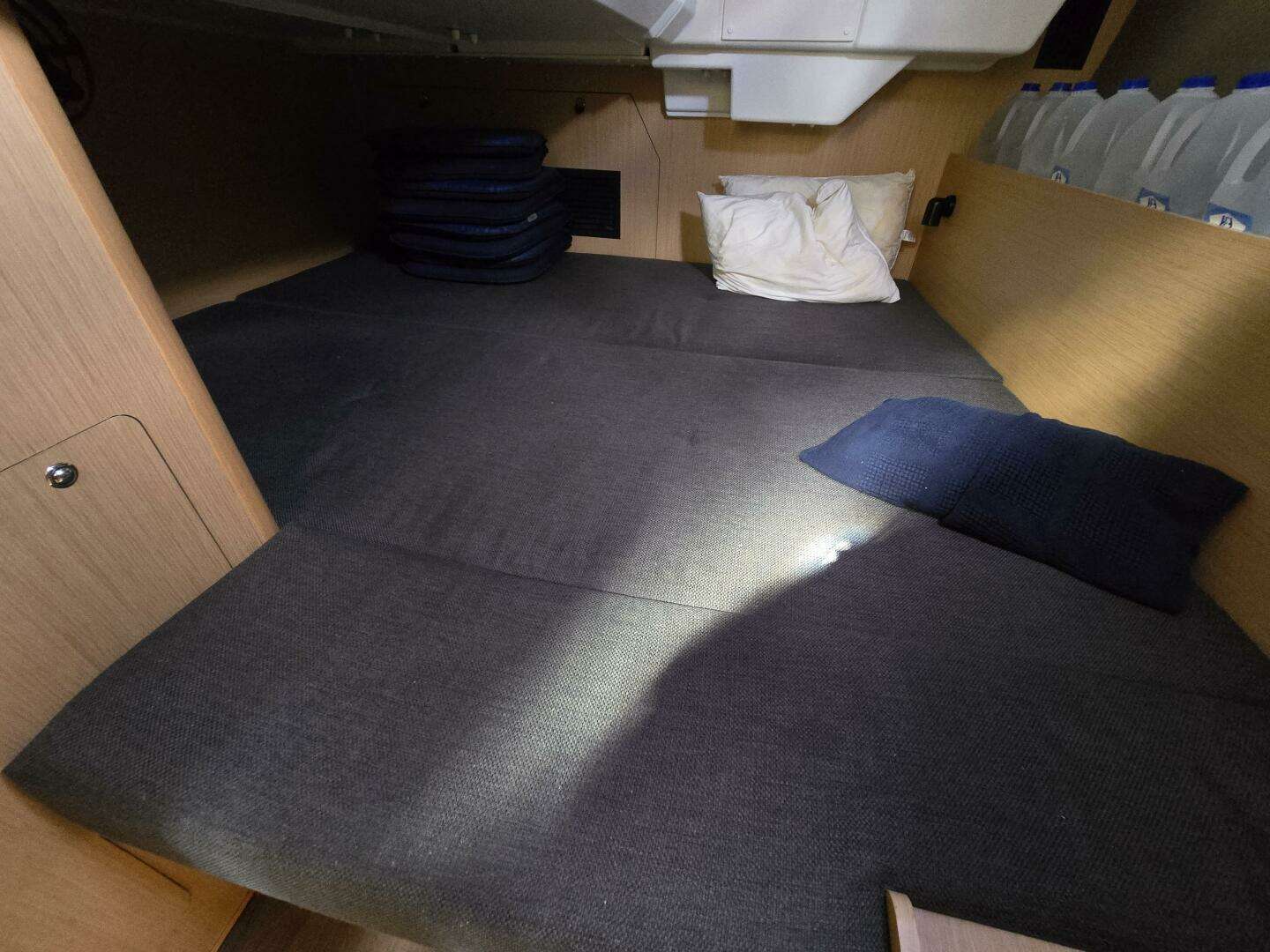 2018 Beneteau 38.1 - Image 21