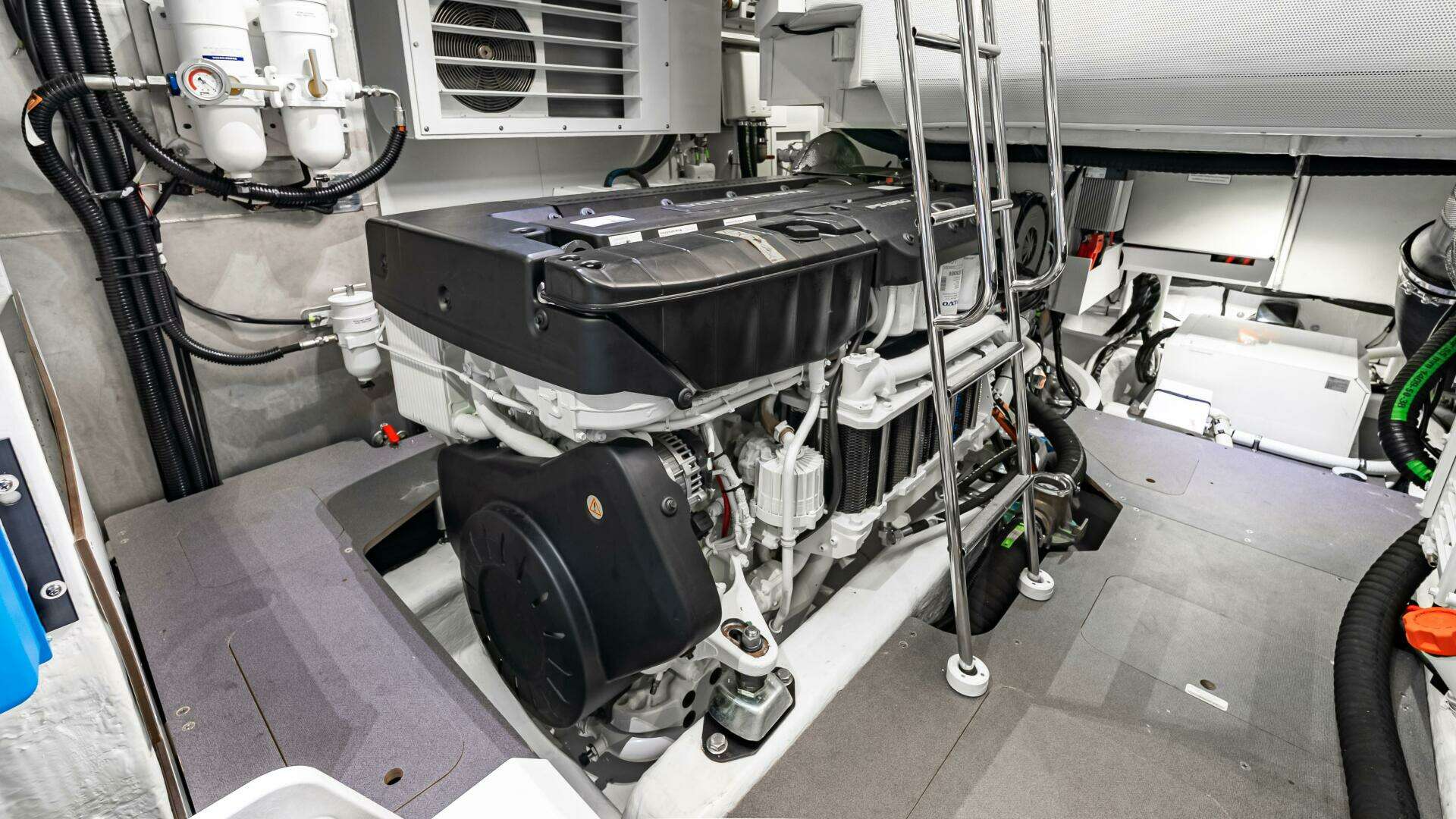 2025 Absolute Navetta 64 - Image 51