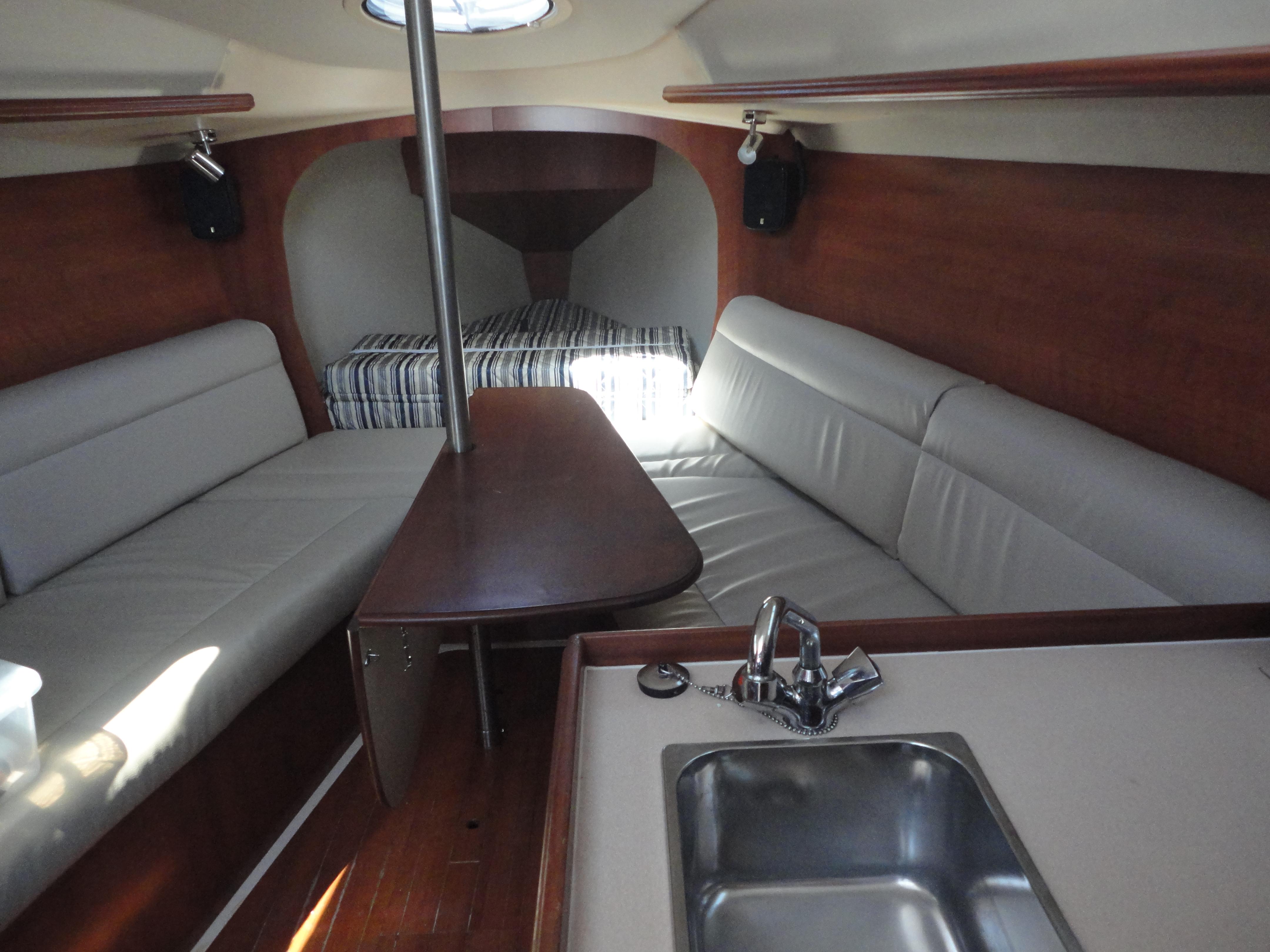 2013 Marlow-Hunter Hunter 27 - 38