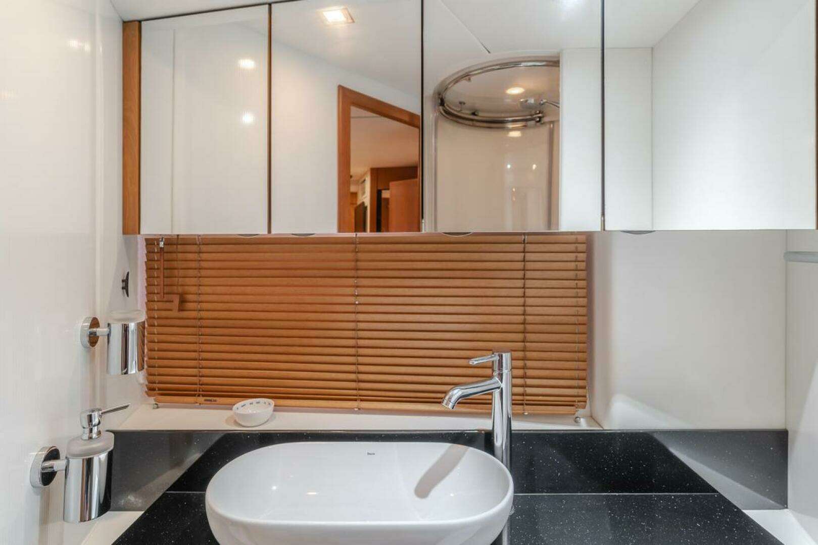 2012 Sunseeker Portofino 48 - Image 21