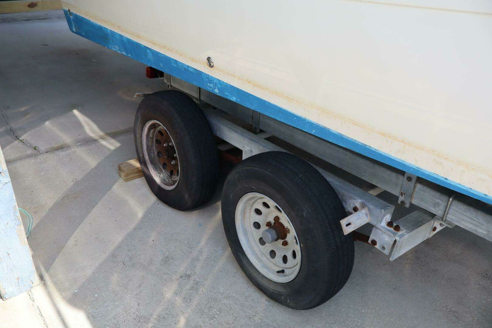 2005 Sea Boss 235 Walkaround - Image 7