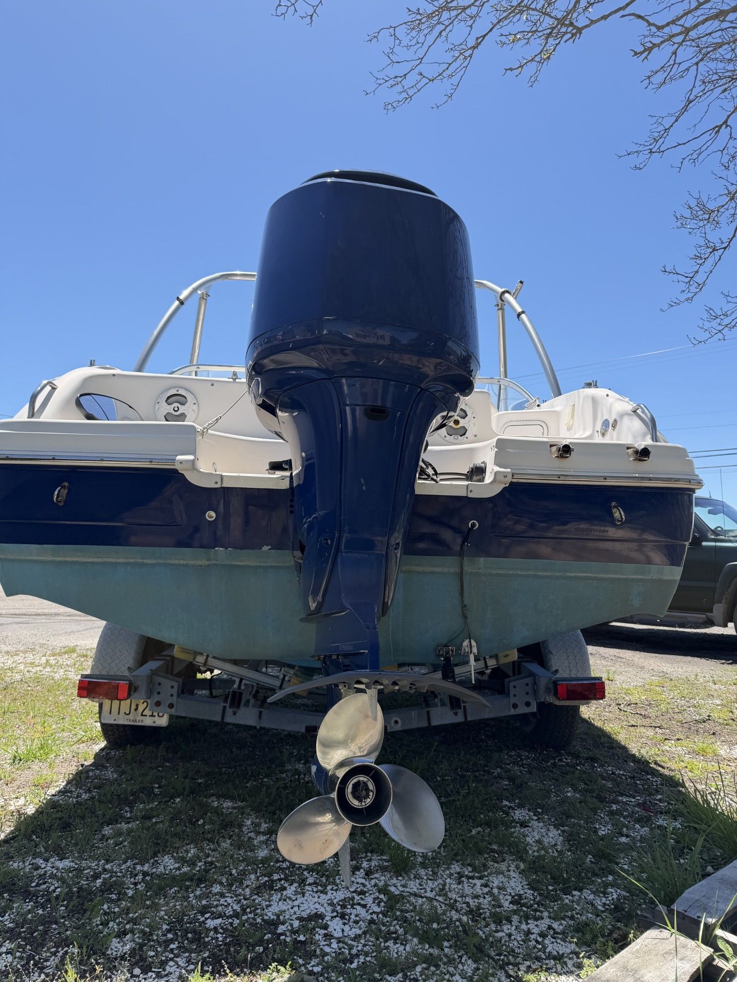 2006 Hurricane SunDeck 217 OB - 2
