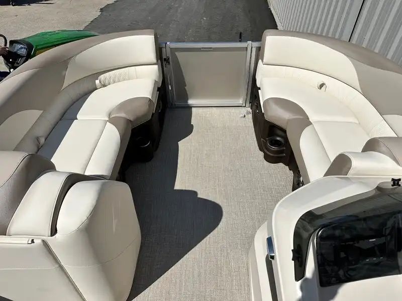 2026 Avalon LSZ Quad Lounger 25FT - 14