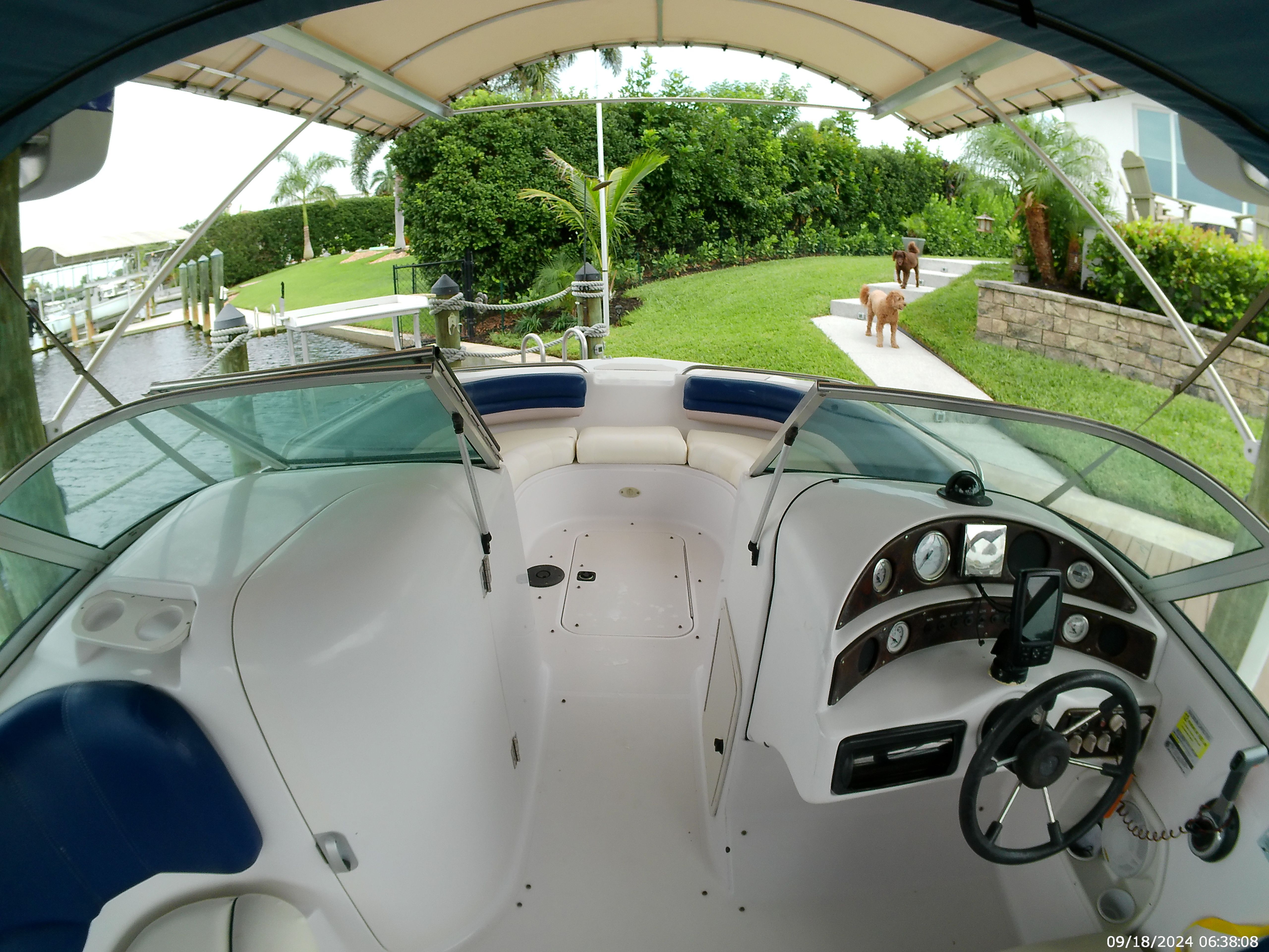 2000 Godfrey / Hurricane Sundeck 237 I/O - 40
