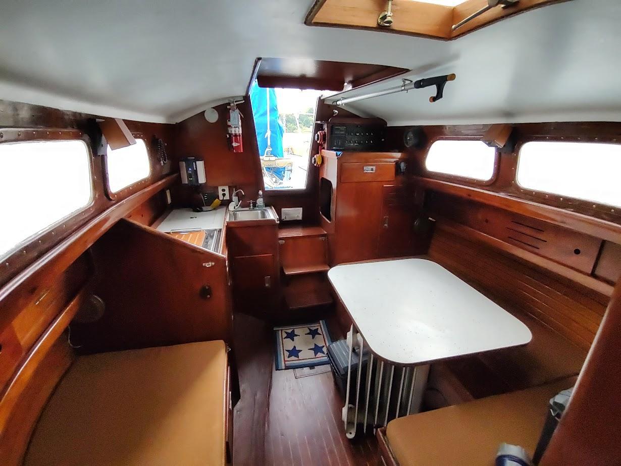 1972 Cape Dory Cape 30 - 34