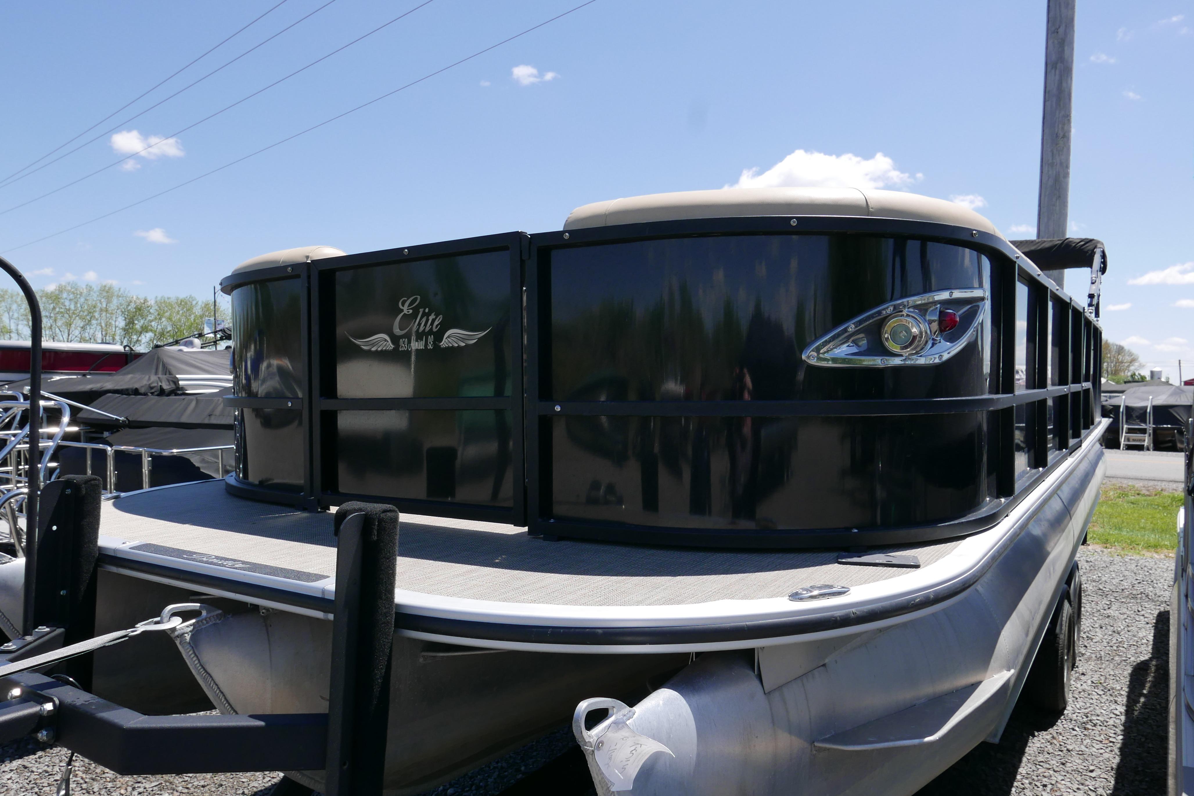 2019 Bentley Pontoons 253 Admiral