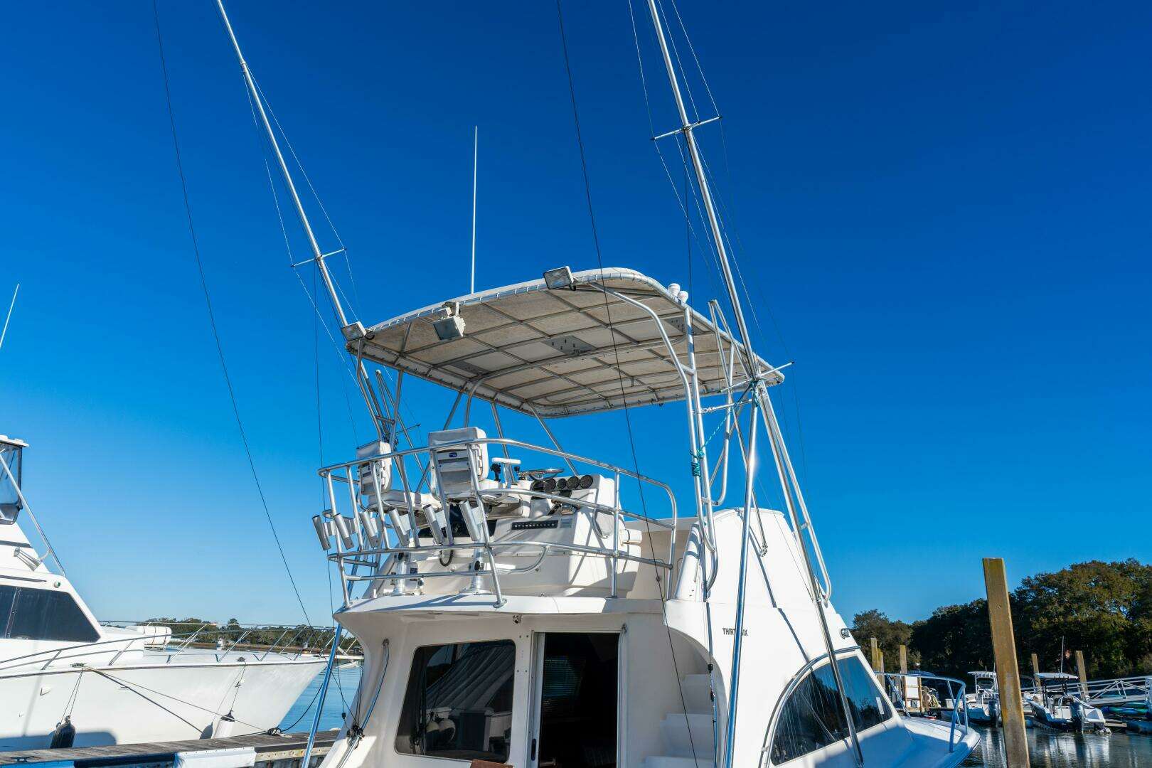 2004 Luhrs Convertible - Image 9