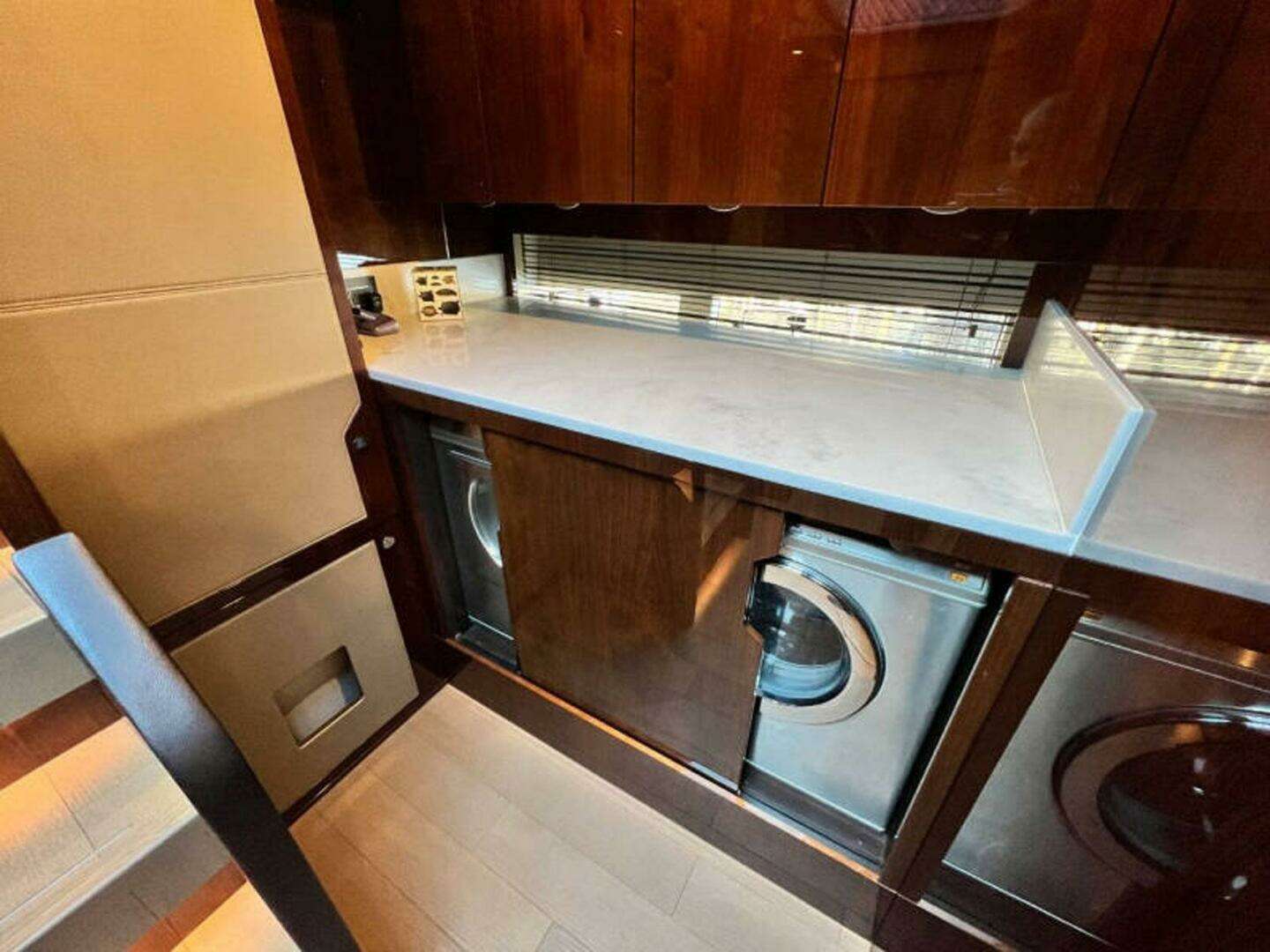 2020 Fairline Squadron - Image 30