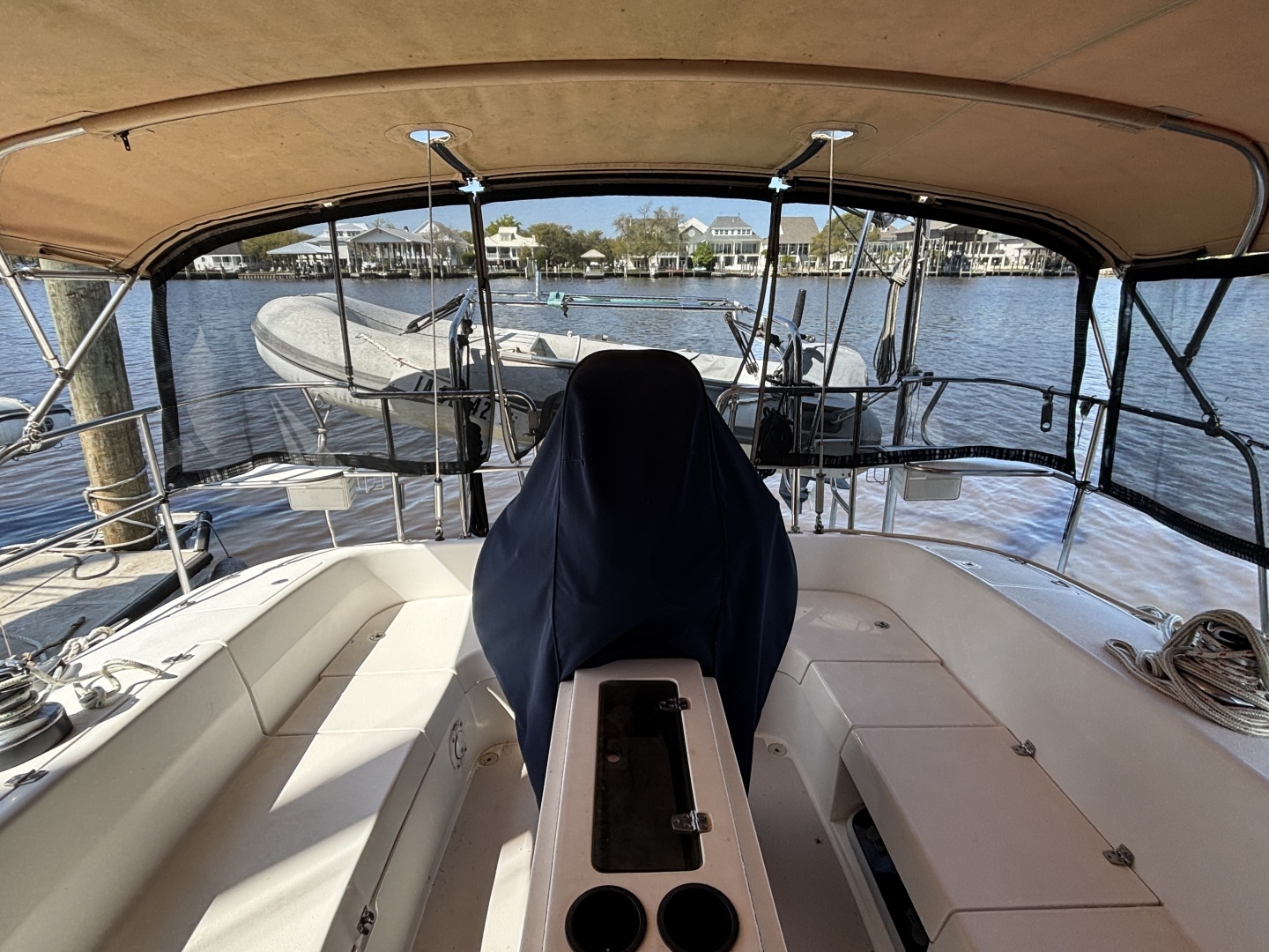2003 Catalina 350 - Image 18