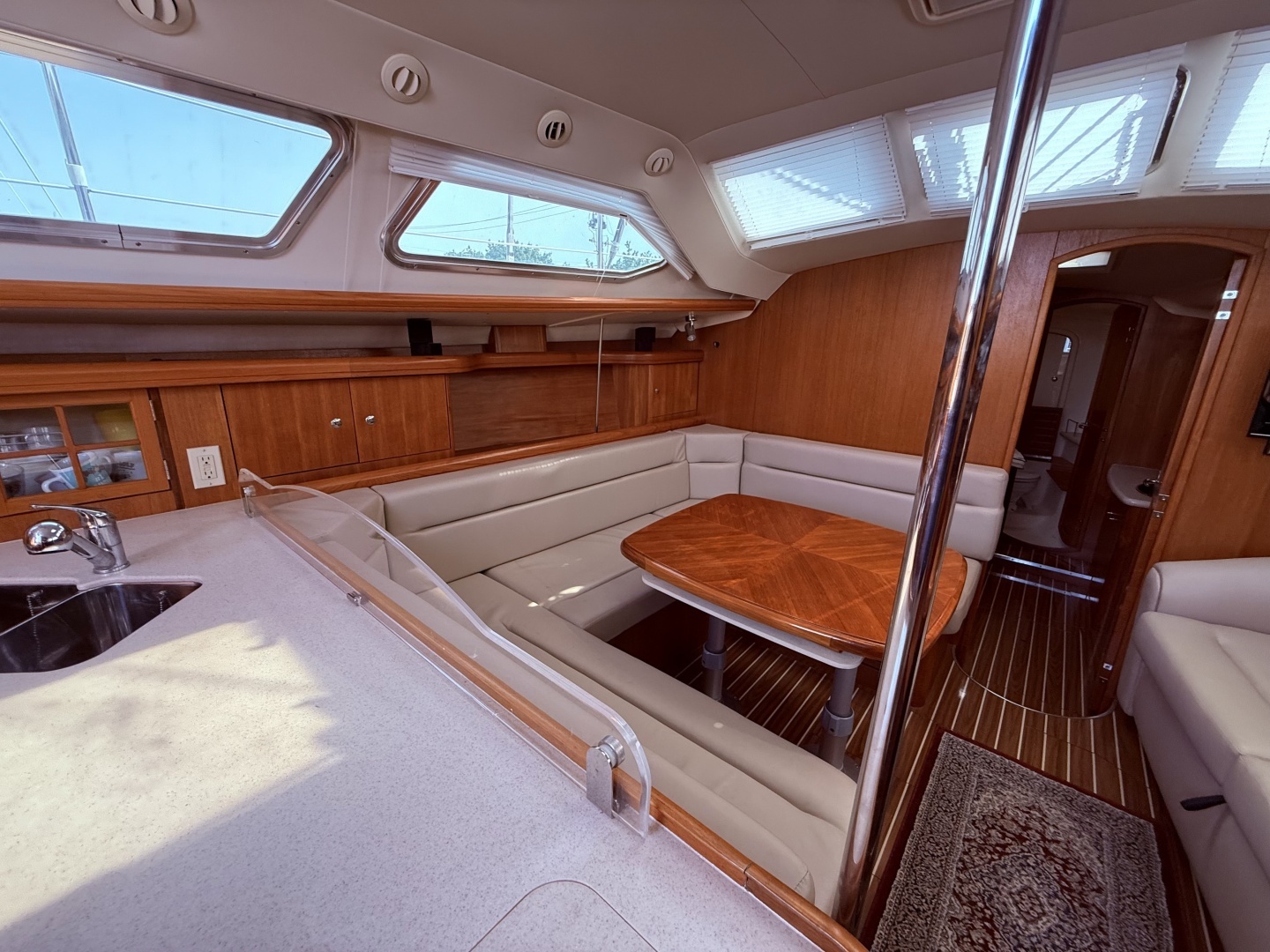 2005 Hunter — - Image 40