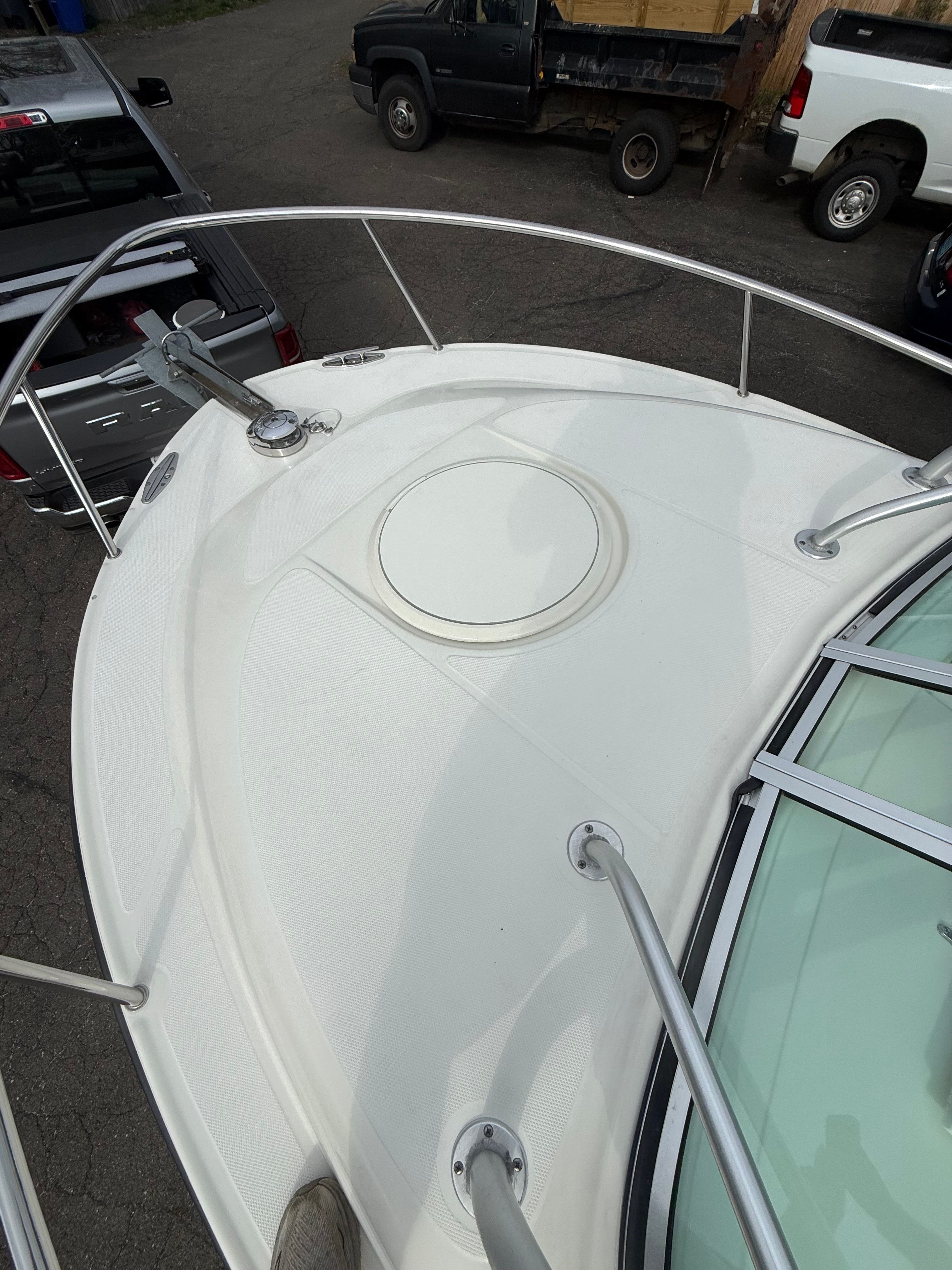 Bow view of a 2008 Hydra-Sports Vector 2200 VX boat.