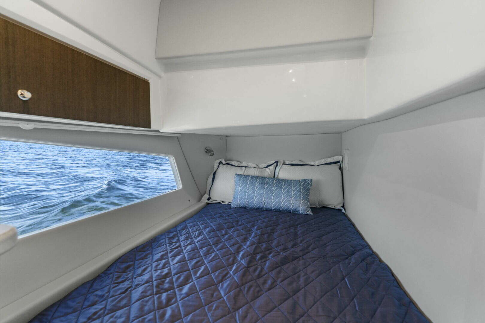 2026 Intrepid 50 EVOLUTION - Image 24
