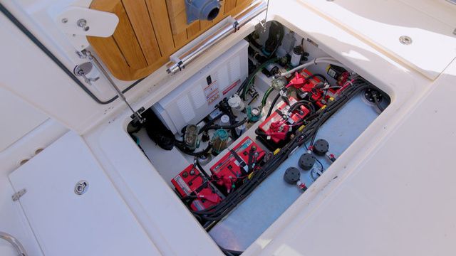 2023 Boston Whaler 325 Conquest - 21