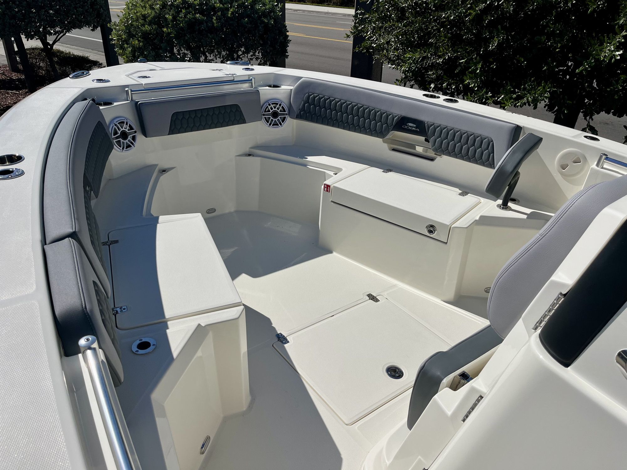 2026 Cobia 285 Open Center Console - 16