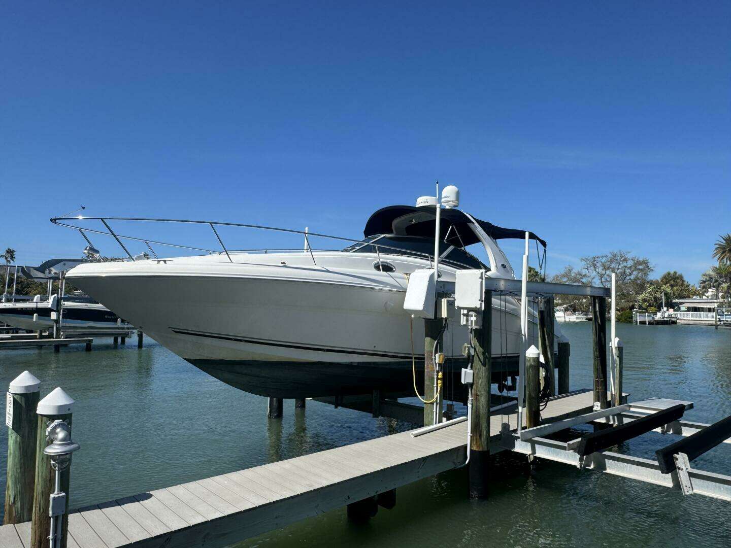 2002 Sea Ray 320 Sundancer - Image 5