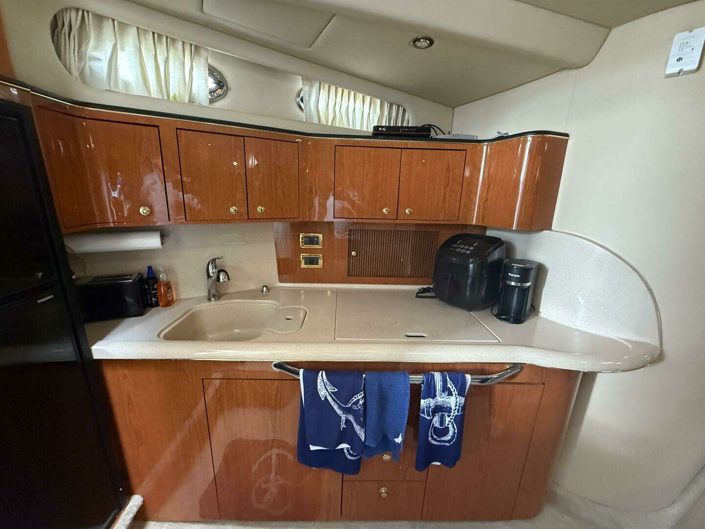 2001 Sea Ray 410 Sundancer - Image 17