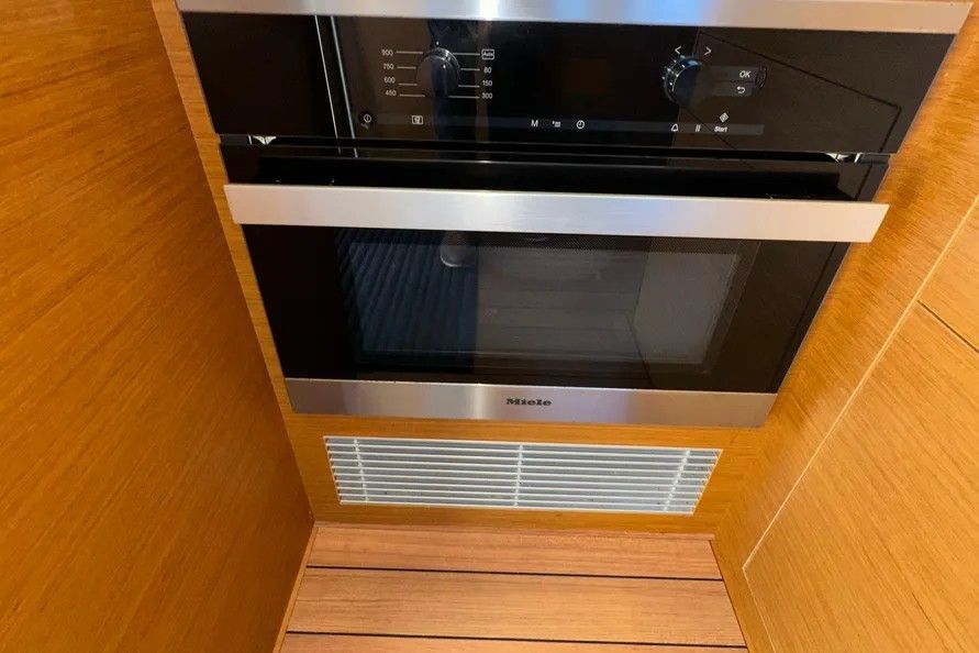 2021 Beneteau Swift Trawler 41 Fly - 12