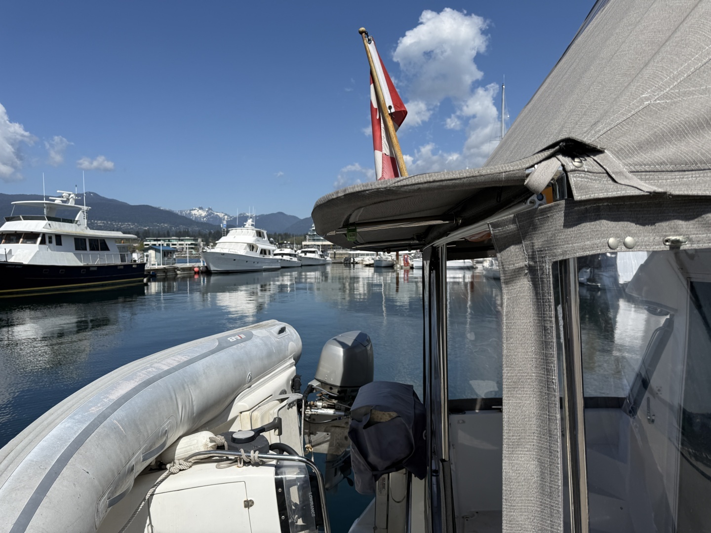 1996 Carver 370 Voyager - Image 11