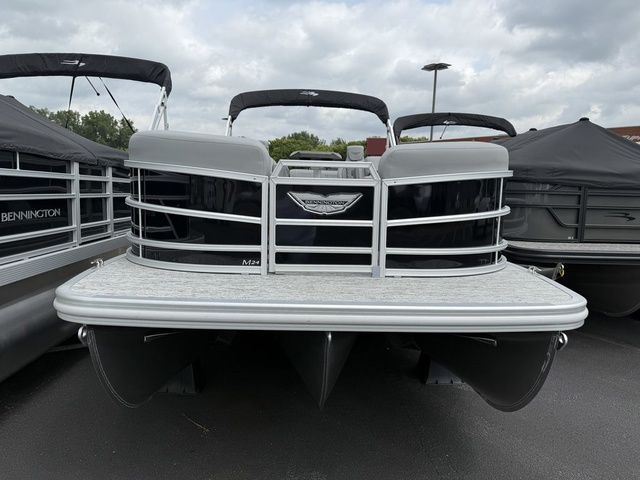 2026 Bennington M Swingback 24 MSB Tritoon - 4