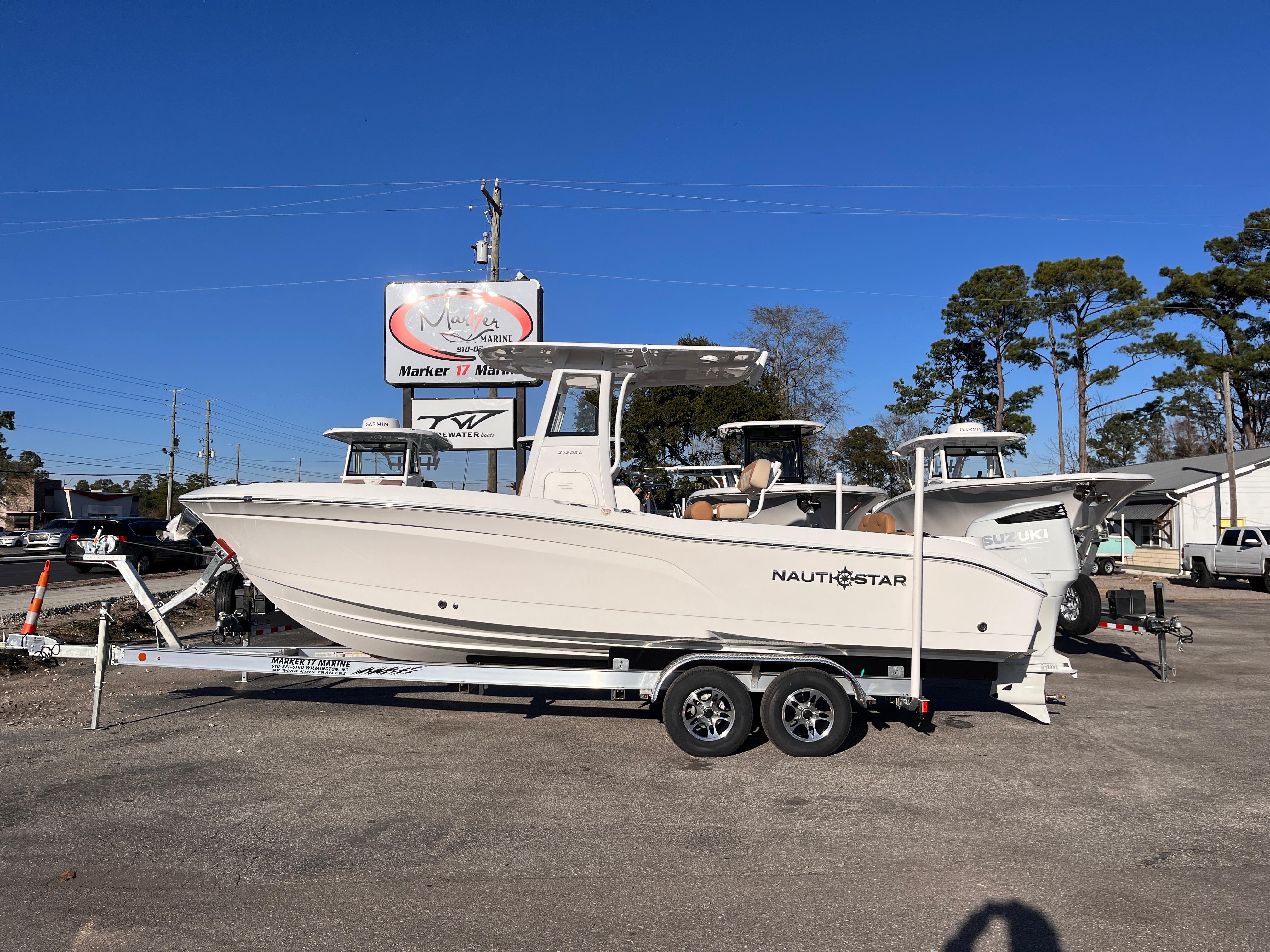 2025 NauticStar 242L Offshore
