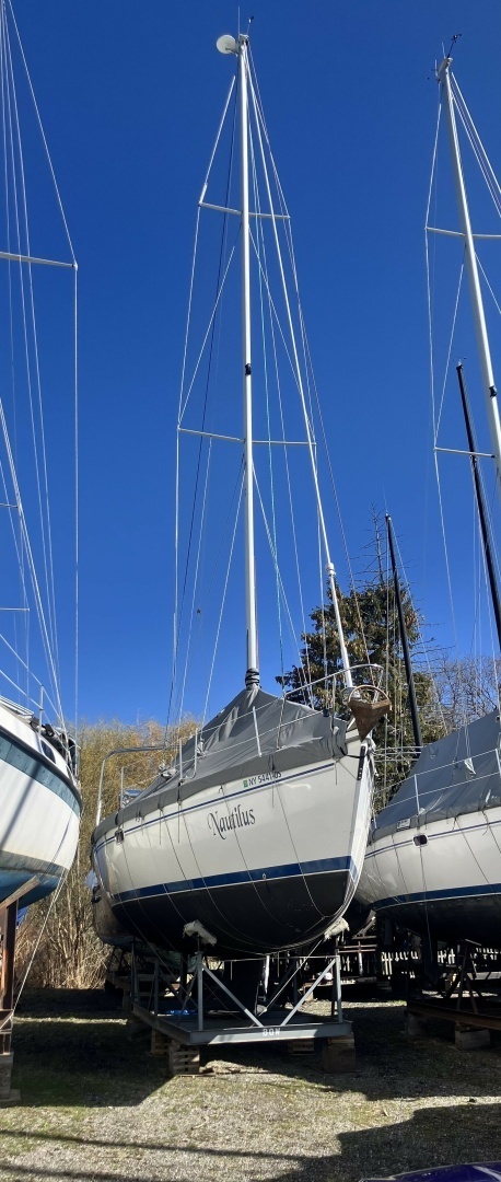 2004 Catalina Catalina 350 - Image 66