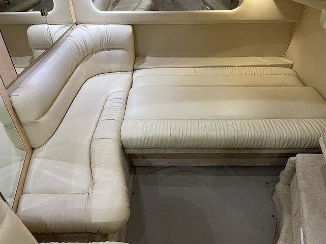 2000 Sea Ray 380 Sundancer - 17
