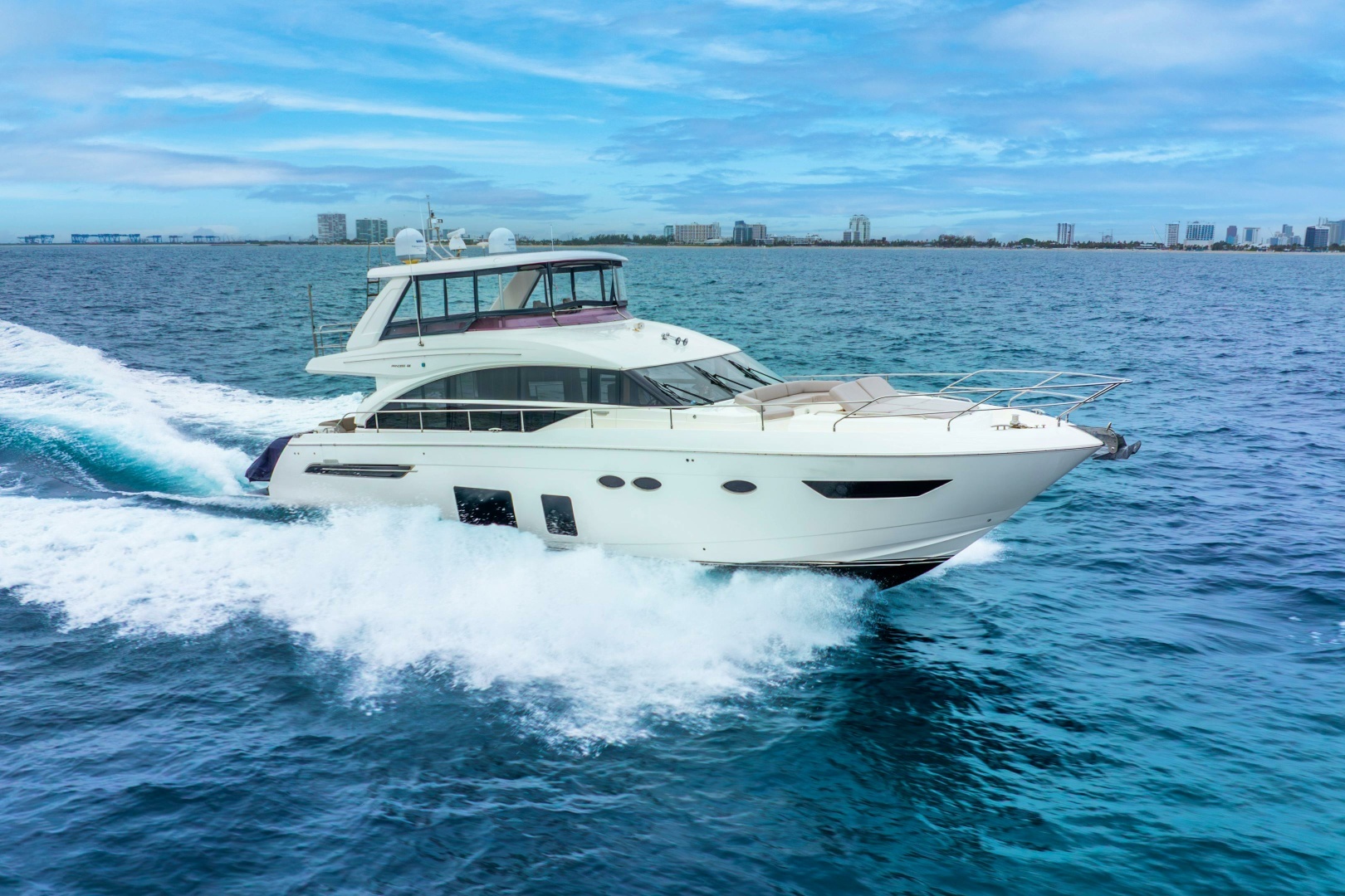 2018 Princess Yachts — - Image 9