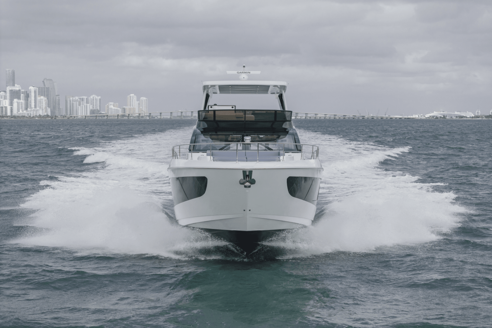 2027 Cruisers Yachts 57 FLY - Image 7