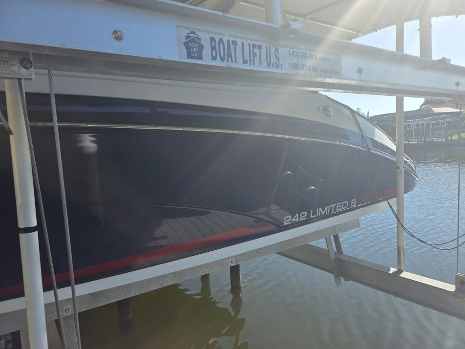 2016 Yamaha Boats 242 Limited E-Series - 21