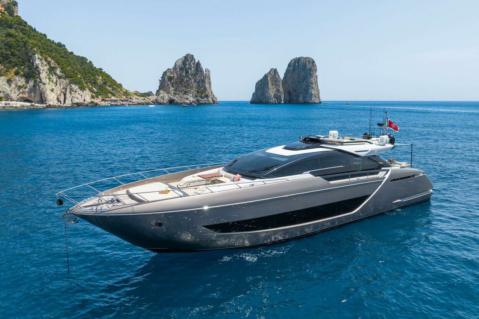 2021 Riva 88 Folgore - Image 3