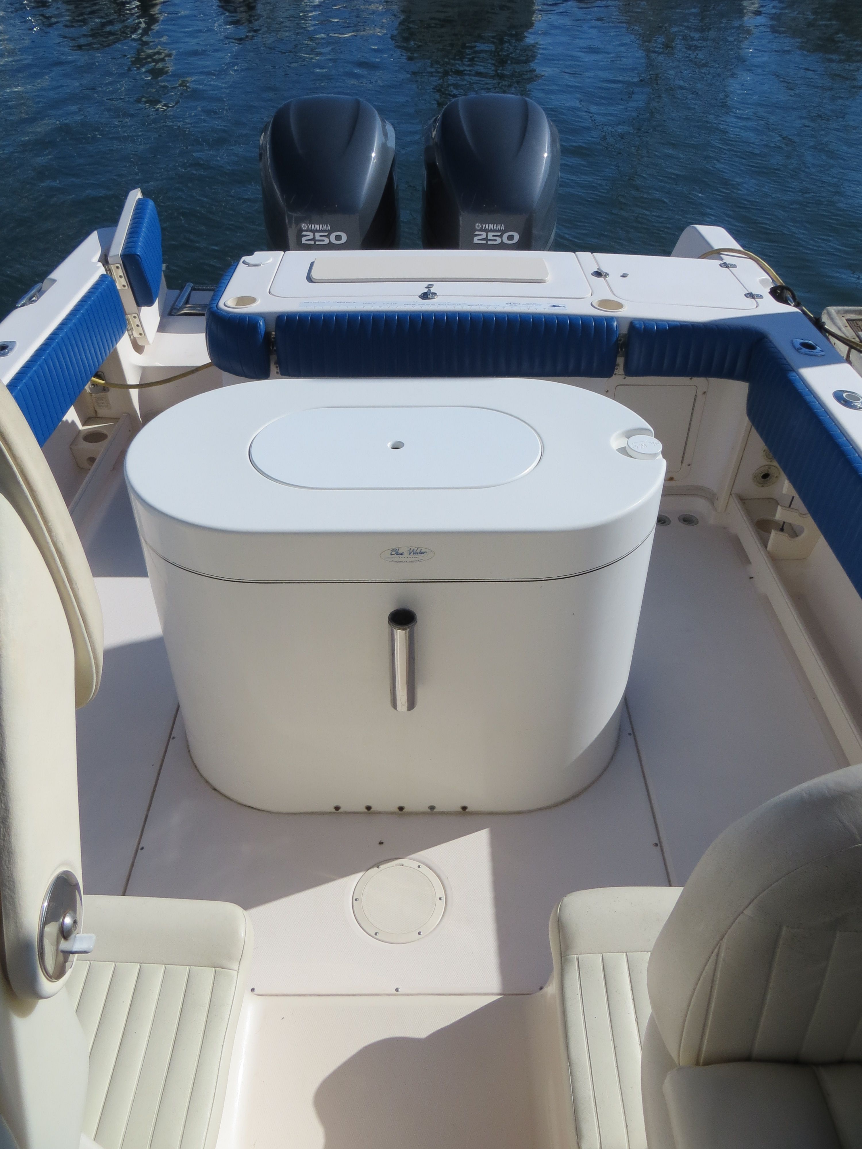 The image shows the cockpit of a 2007 Grady-White Sailfish 282 boat with two engines.