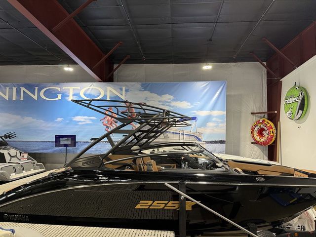 2026 Yamaha Boats 255XD