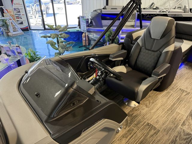 2026 Tahoe Cascade - 25 FT Quad Lounger - 13