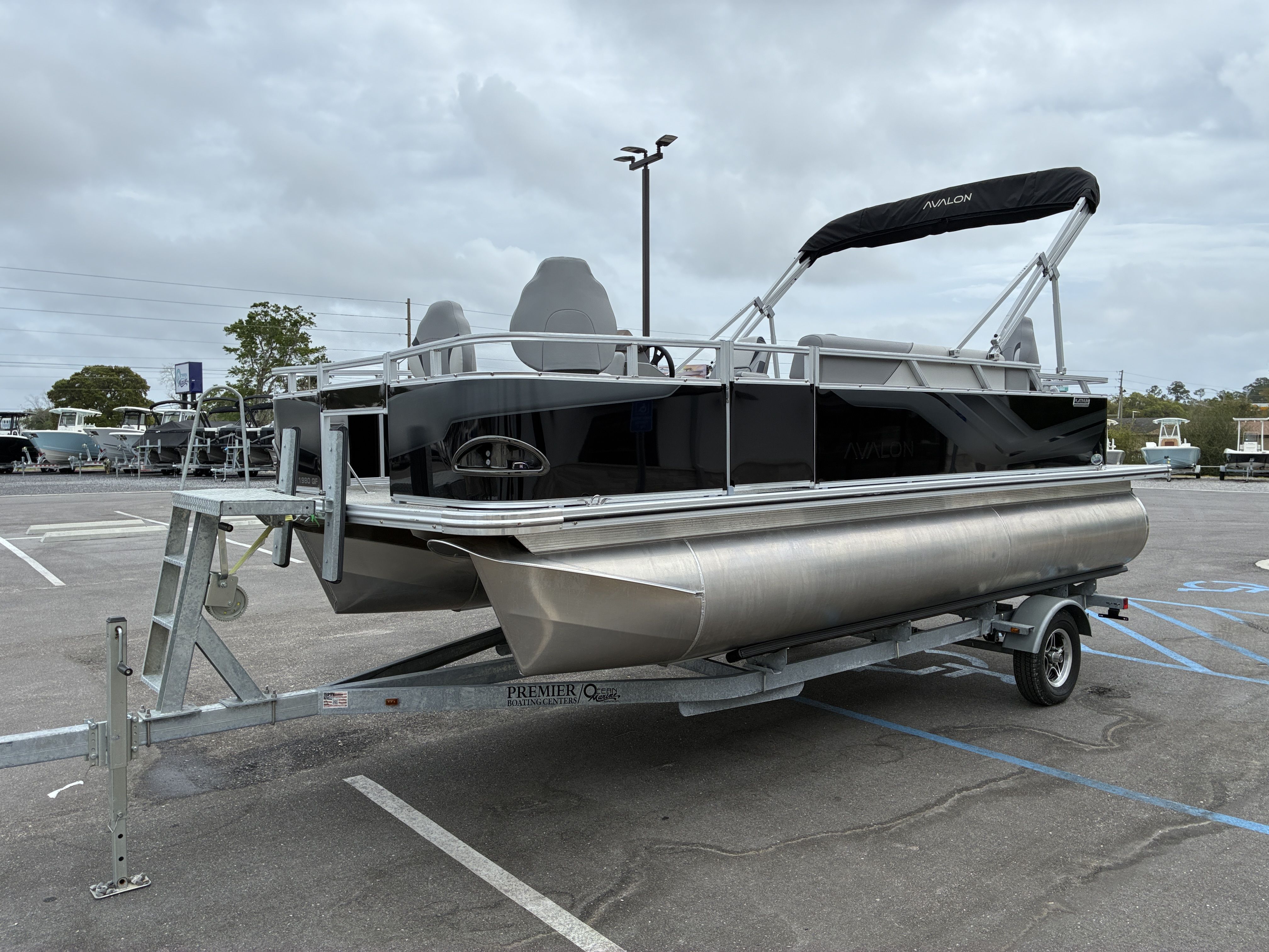 2026 Avalon Venture Quad Fish - 19' - 7