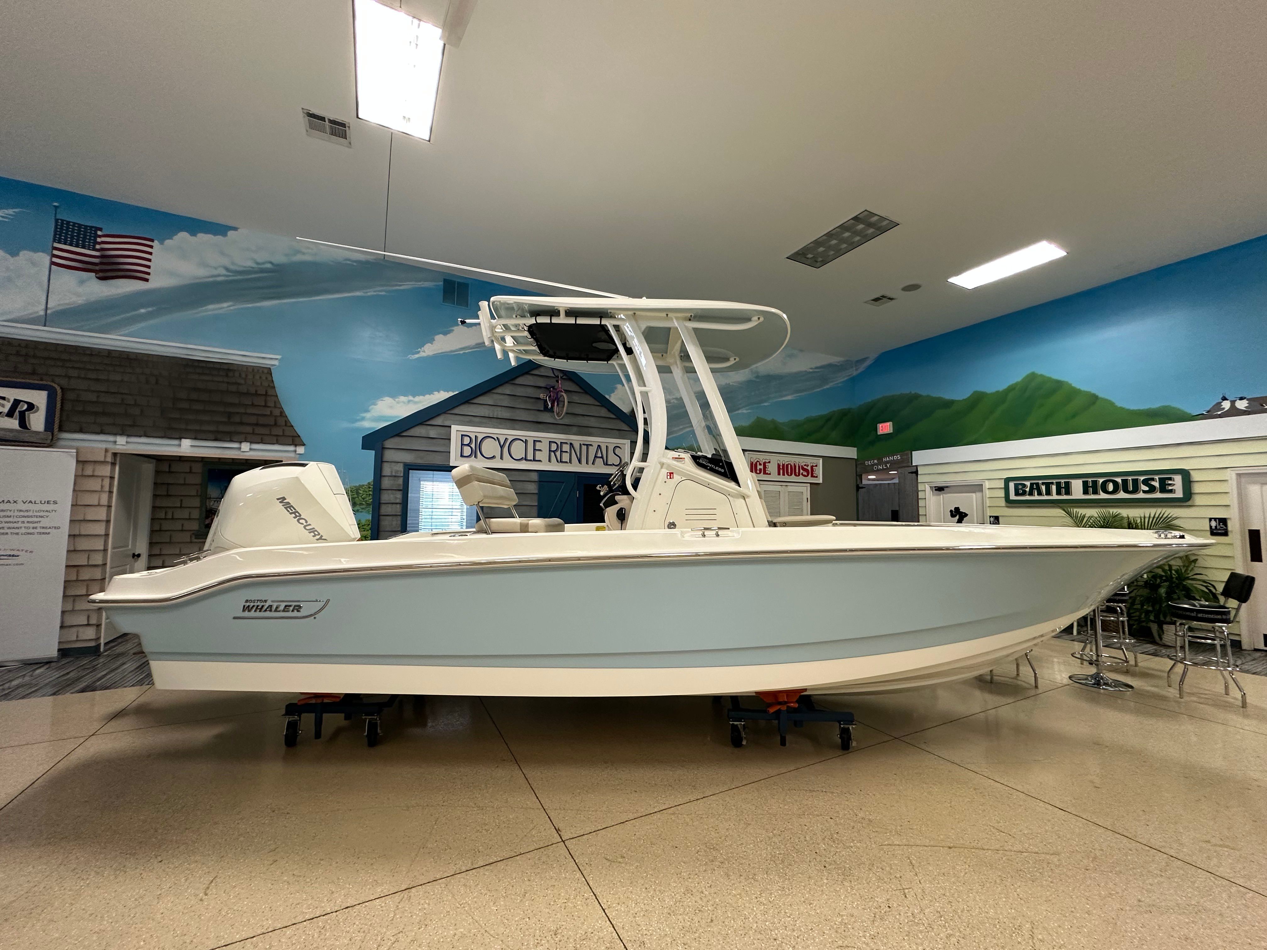 2026 Boston Whaler 220 Dauntless
