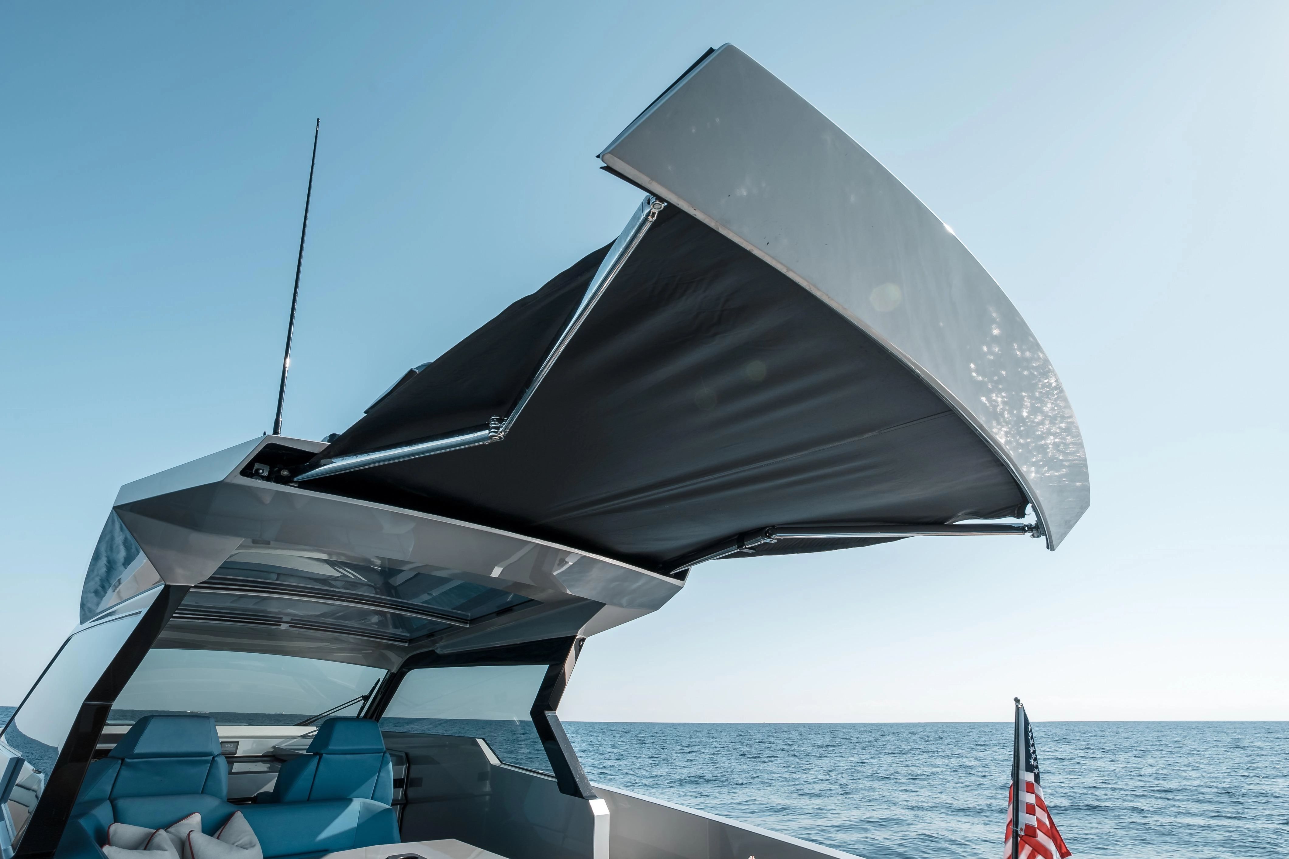 Vanquish Yachts VQ45 Veloce Hardtop 2023 on open sea.