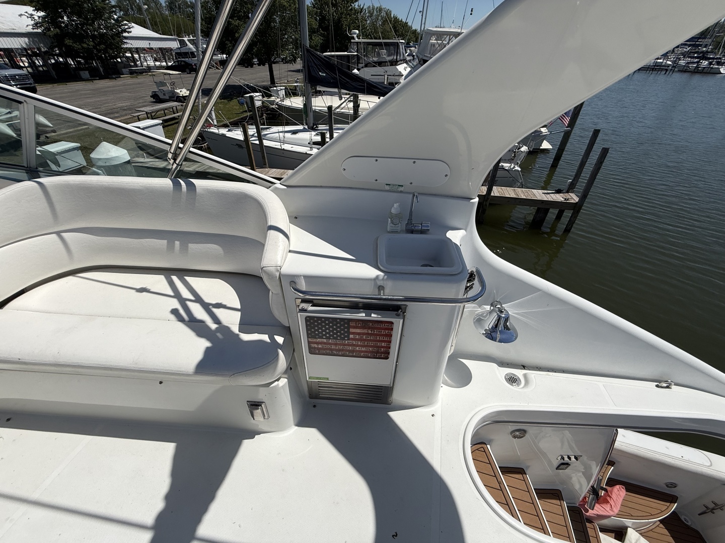 1999 Carver 450 Voyager - Image 8