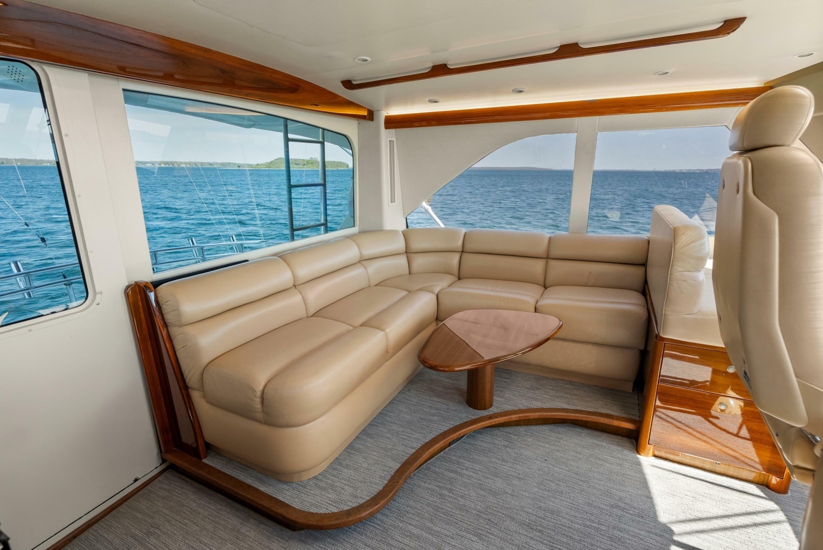 2007 Viking Enclosed Flybridge - Image 24