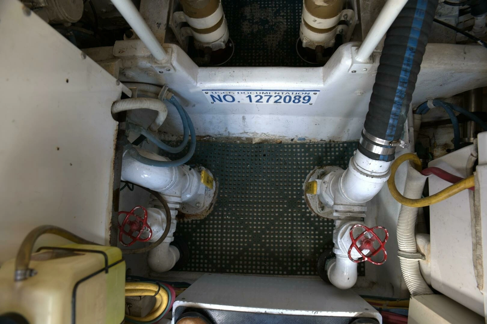 2002 Viking 43 Open - Image 38