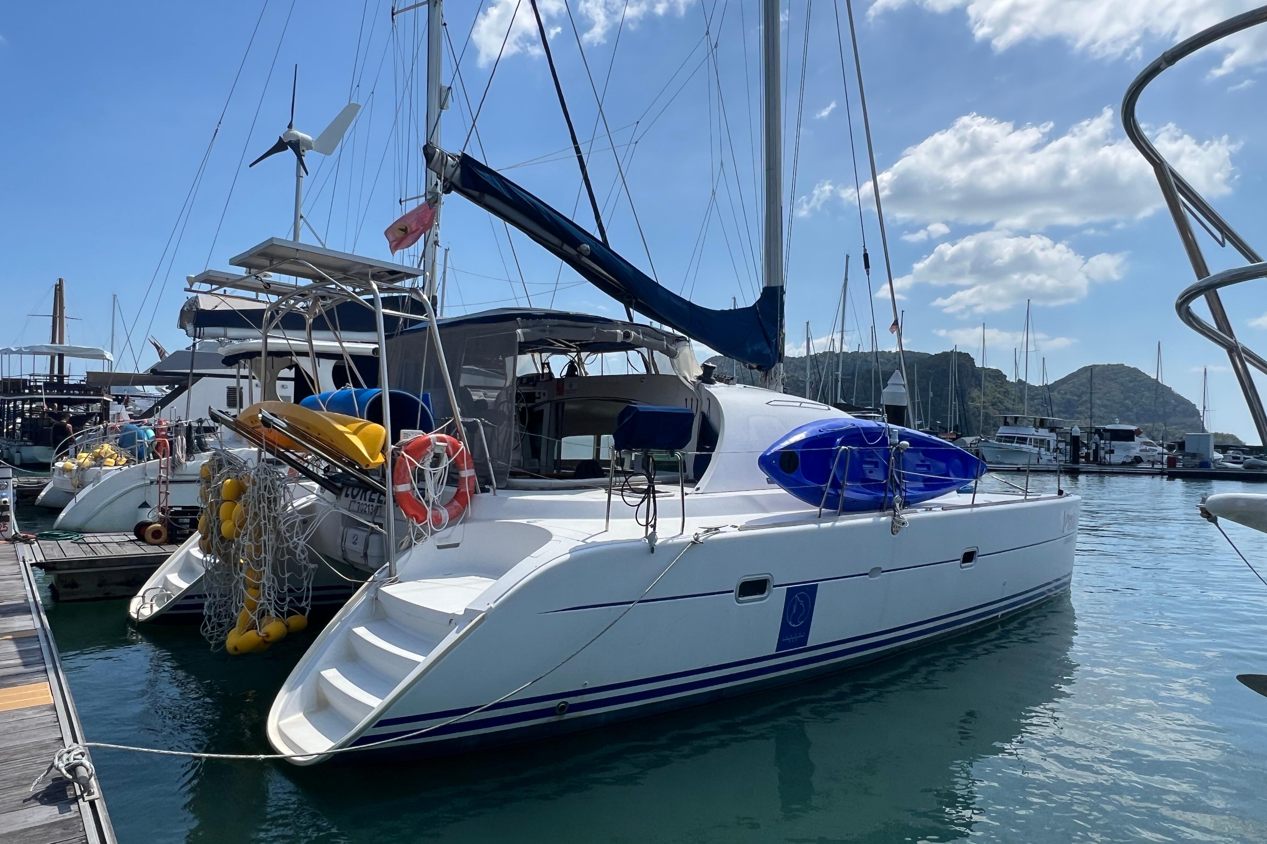 2003 Lagoon 380