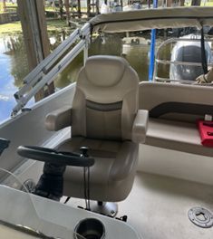2018 Hurricane FunDeck 196 OB - 4