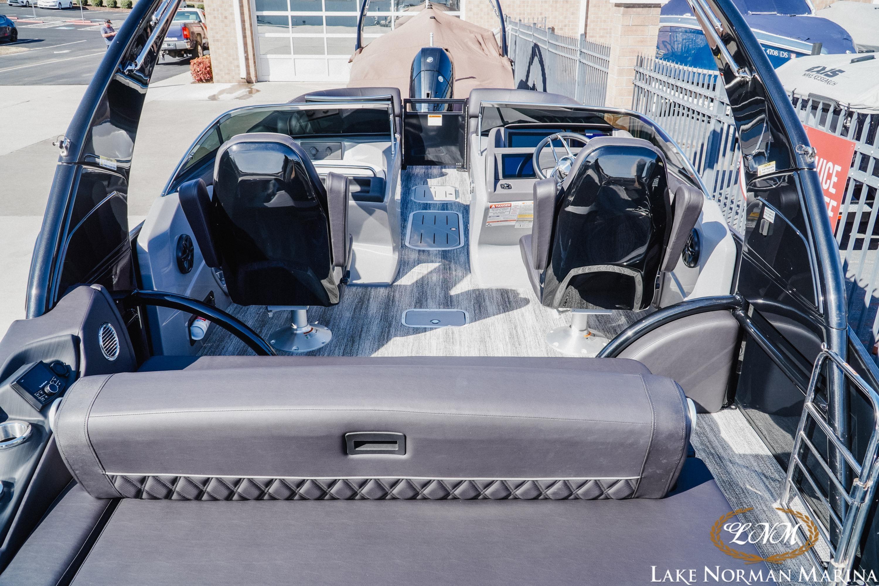 2025 Bennington 25QSBWA pontoon boat interior at Lake Norman Marina.